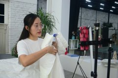 服務(wù)“夜”態(tài),創(chuàng)造商機!英儂魏經(jīng)理如是說
